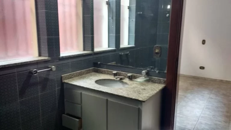 Imagem CASA A VENDA PARA USO OU DEMOLIÇÃO NO BAIRRO CAMPESTRE COM EDÍCULA - SANTO ANDRÉ