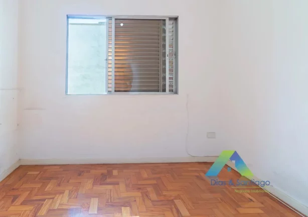 Imagem Casa com 3 Domitórios e 2 Banheiros em Vila das Mercês, São Paulo/SP