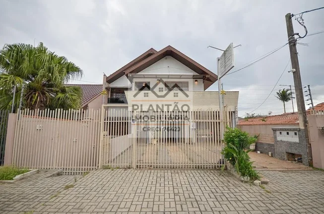 Foto do imóvel: Casa Triplex a Venda no bairro Pinheirinho - Curitiba, PR