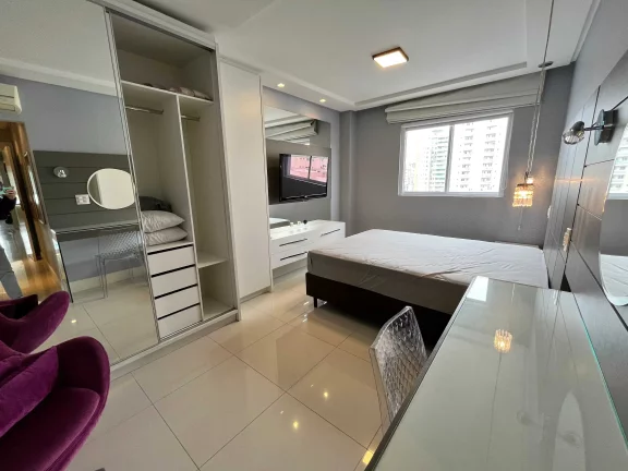 Imagem Apartamento mobiliado com 3 suítes e 2 vagas - Na Av. Central em Balneário Camboriú/SC