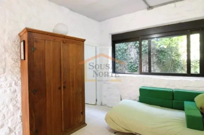 Imagem Casa estilo rústico industrial em condomínio fechado com guarita e segurança 24h. Terreno de 278m...