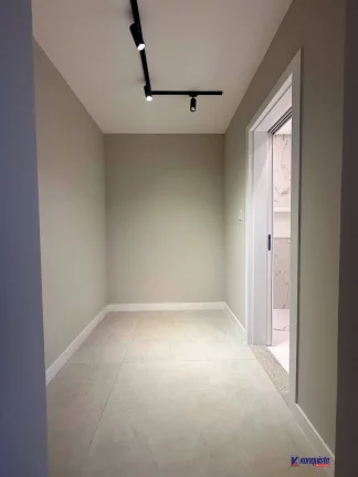 Imagem VENDO CASA 4/4 REFORMADA CONDOMÍNIO-SIM
