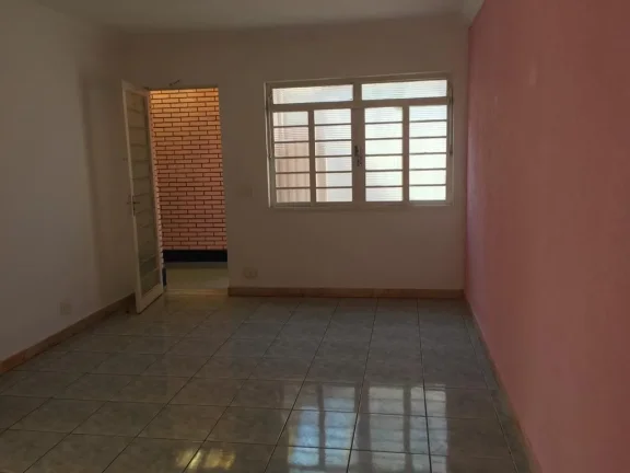 Imagem Casa Central, Venda ou Locação. Residencial/Comercial. Garagem para 3 carros, sala para 2 ambiente...
