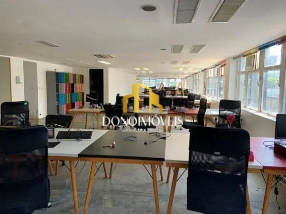 Imagem Excelente conjunto comercial com 448m² de área útil + 150m² de varanda, localizado em região no...