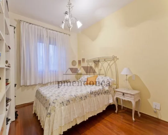 Imagem Apartamento bem conservado e repleto de armários, living para 02 ambientes, terraço, 03 dormitóri...