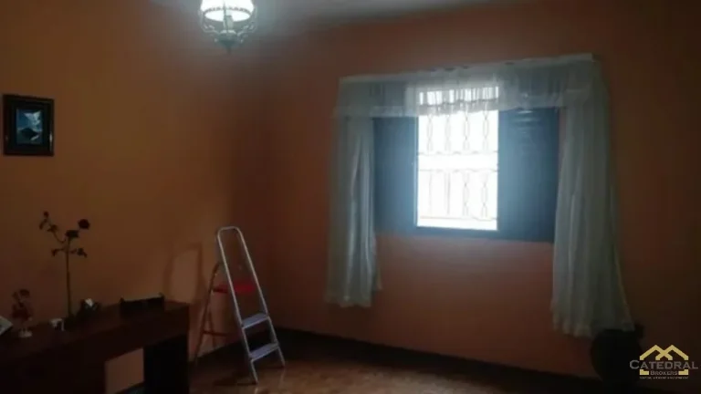 Imagem Casa térrea com 2 quartos e 2 vagas cobertas à venda - Vila Liberdade - Jundiaí