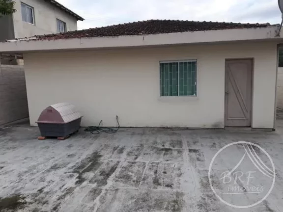 Imagem Vendo casa em Serraria São José SC de três dormitórios, sala e cozinha mais edícula