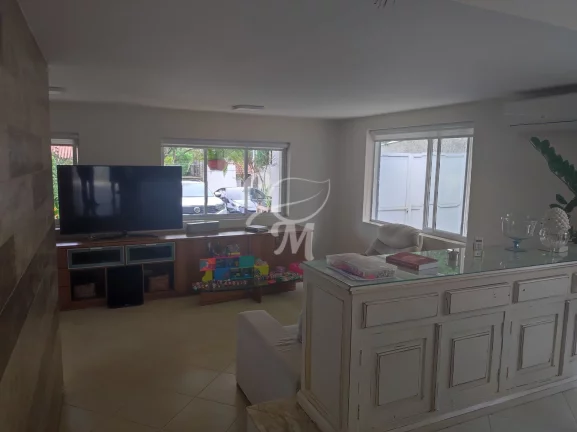 Imagem Excelente Casa em Condomínio Fechado