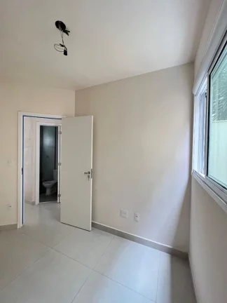 Imagem Apartamento à venda em Santo André-SP, bairro Campestre: 2 quartos, 1 banheiro, 1 vaga de garagem, 57m². Oportunidade única!