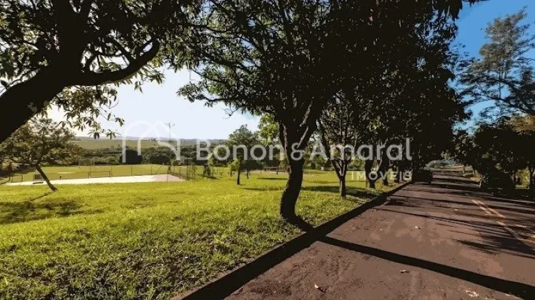 Imagem Terreno plano com 1.131,23 m² no Condomínio de Chácaras São Rafael, Campinas.
Condomínio atrás...