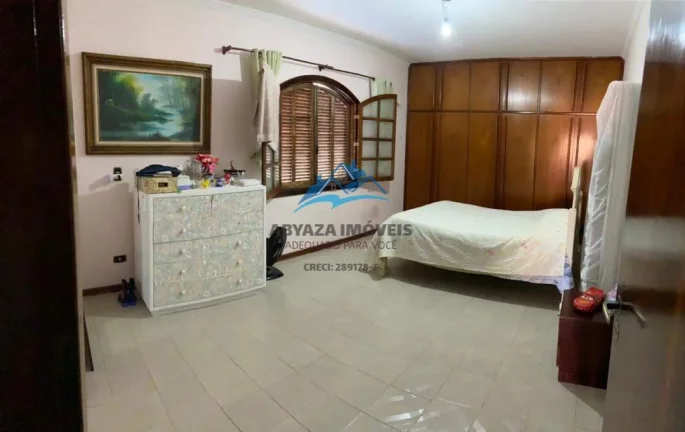 Imagem Casa a Venda em Carapicuíba no Centro 5 quartos