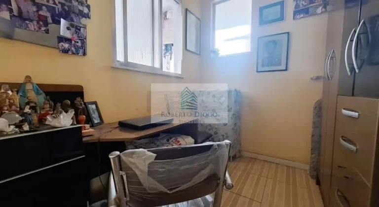 Imagem Casa à venda em Niterói-RJ, bairro Fonseca: 3 quartos, 1 suíte, 1 sala, 2 banheiros, 1 vaga de garagem, 100m² de área.
