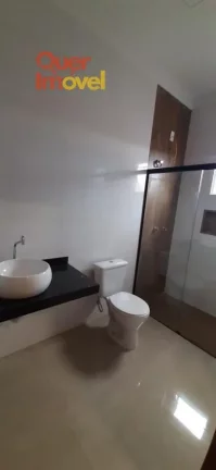 Imagem Casa em Condomínio à Venda: 3 Quartos, 1 Suíte, 2 Salas, 3 Banheiros e 2 Vagas, 150m² - Cravinhos-SP, Centro.