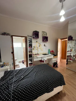 Imagem Casa Sobrado, 3 dormitórios ( 3 suítes), 4 vagas, Villa Branca I - Jacareí.