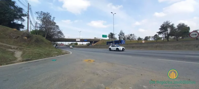 Imagem Área plana no retorno da Raposo Tavares, a 5 km do Rodoanel Mario Covas