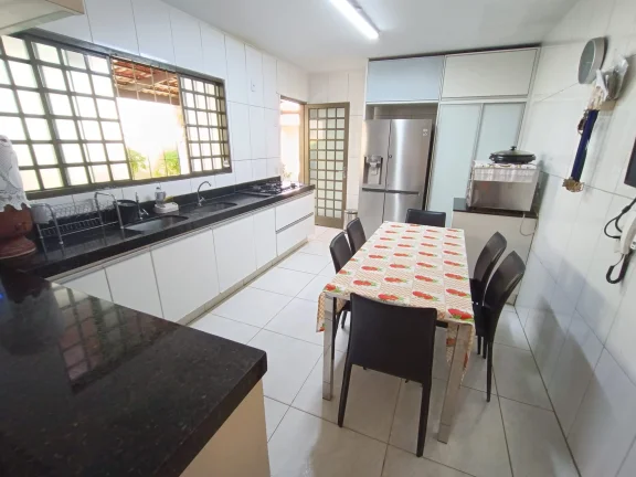 Imagem Linda Casa De 3 Suites Mais Office No Parque Flamboyant Sozinha No Lote