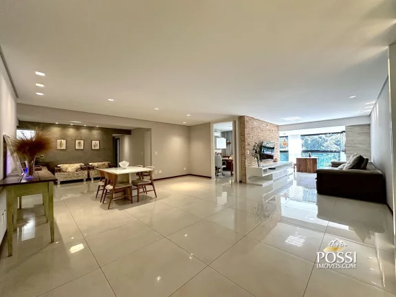Imagem Ed. GREEN TOWER - Apartamento amplo com 4 Quartos (2 Suítes) à venda na Praia da Costa. Área de lazer completa com quadra.