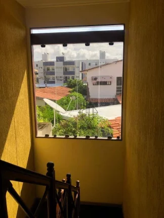 Imagem Casa de 1º andar com Edícula, no Bessa a menos de 250m da praia - CA0163