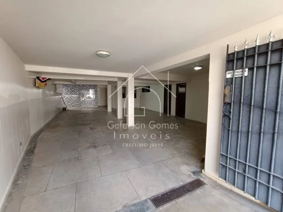 Imagem Casa à Venda com 7 quartos sendo 2 suítes, Centro - Mantena - MG