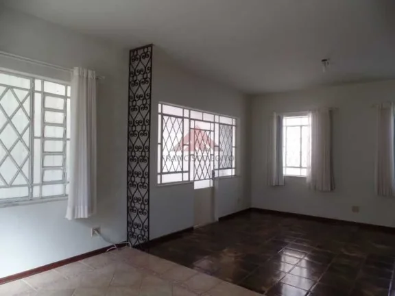 Imagem Casa linear, próxima a Rua Rui Barbosa, local tranquilo, pintura nova, toda murada com portão de garagem automatizada, varanda, sala 2 ambientes, pla