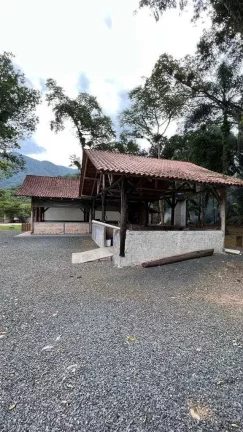 Imagem Chácara com casa de 3 dormitórios sendo 2 suítes e 8 vagas - Quiriri | Joinville/SC
