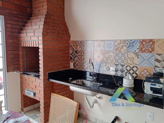 Imagem Sobrado à venda com 3 dormitórios e suíte na Vila das Mercês!!
