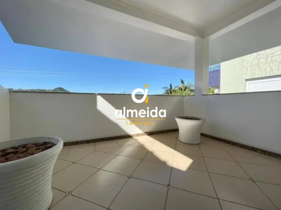 Imagem EXCELENTE CASA EM BAIRRO NOBRE