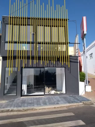 Imagem VENDO...Prédio comercial de Padrão Superior na principal Rua de Tatuí...!!!