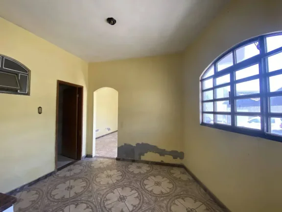 Imagem Casa à venda no bairro Floresta, com 2 quartos , sendo uma suíte