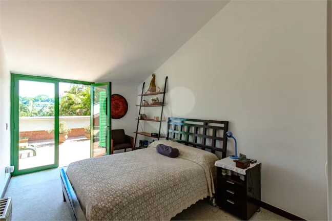Imagem Casa à venda com 4 quartos, sendo 1 suíte, em Morumbi, São Paulo - SP