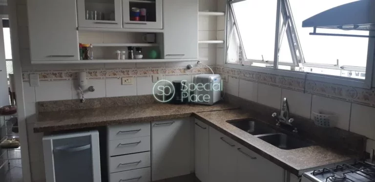 Imagem Apartamento com 240m², 4 dormitórios, sendo 3 suítes, 4 vagas, living para 3 ambientes, varanda, ...