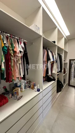 Imagem Casa, Condomínio Encontro das Águas, móveis planejados, sala de estar, jantar e