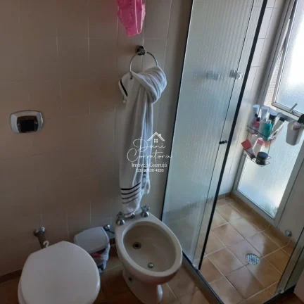 Imagem Apartamento à venda no Guarujá na Praia das Pitangueiras.