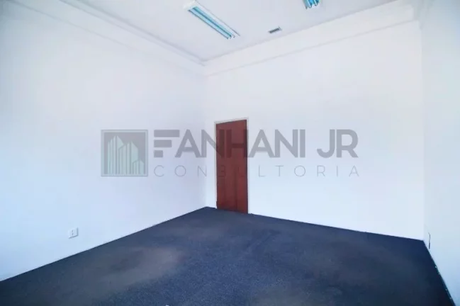 Imagem Casa Comercial de Alto Padrão para Locação no Jardim América, São Paulo-SP: 6 Salas, 6 Banheiros, 20 Vagas - 824m²!