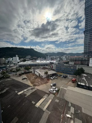Imagem Apartamento com 02 dormitórios mobiliado e decorado á venda no centro de Balneário Camboriú.
