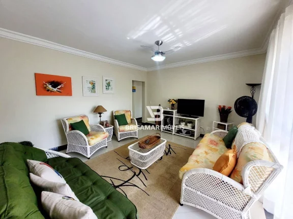 Imagem PITANGUEIRAS- MARAVILHOSO APARTAMENTO TOTALMENTE REFORMADO , ÁREA DE LAZER E 02 VAGAS DE GARAGEM NO PRÉDIO.