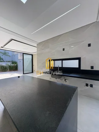 Imagem Casa com 3 quartos no Jardim Mont Serrat em terreno com 371,4m² com 172m² de área construída pos...