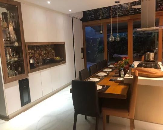 CASA COND , 3 DORM , 3 VAGA DE CARRO.FL58