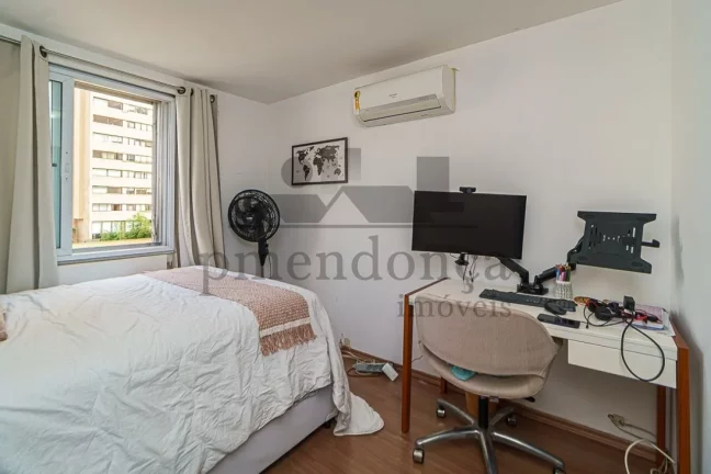 Imagem Este apartamento é ideal para quem busca um espaço amplo e confortável para morar. Com living par...