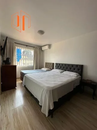 Imagem Sobrado para Venda em Curitiba, Bairro Alto, 3 dormitórios, 1 suíte, 3 banheiros, 2 vagas