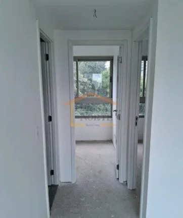 Imagem Apartamento aconchegante com 2 dormitórios e 1 banheiro, em excelente localização na Av. Rebouça...