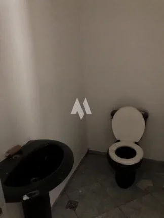 Imagem Casa Comercial para locação com 5 dormitórios e 8 vagas no bairro do Marapé em Santos/SP