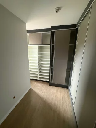 Imagem Geminado com 3 dormitórios sendo 1 suíte e 2 vagas de garagem - Boa Vista | Joinville/SC