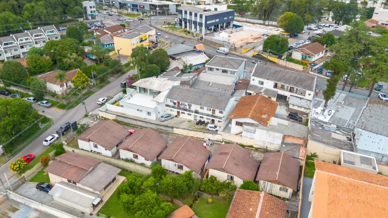 Imagem Terreno no Ecoville, com projeto para prédio em andamento.