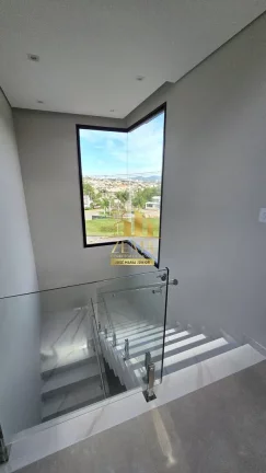 Imagem Casa em Condomínio, 217m2 / 378 área, Piscina, 04 suítes, Excelente projeto