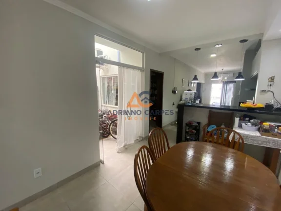 Imagem Casa geminada de 3 dormitórios, sendo 1 suíte master, com escritório e 2 vagas de garagem, localizado no bairro Gravatá - Adriano Carpes Imóveis vende
