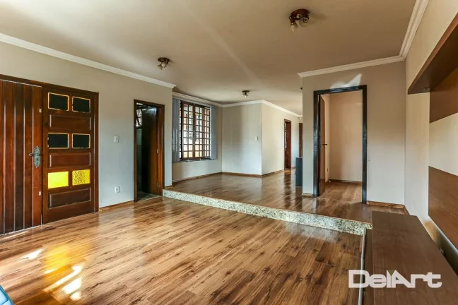 Imagem Residência térrea - Estilo Clássico - (400m2 de construção aproximadamente) - com piscina - 750m2 de terreno - Bairro Bom Jesus