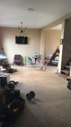 Imagem Casa à venda em Uberaba - 3 dormitórios, móveis planejados e quintal com grama!