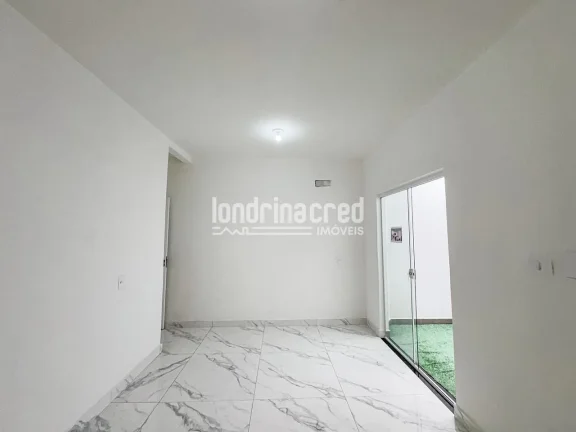 Imagem Casa geminada na Zona Oeste de Londrina com 3 dormitórios (1 suíte), sala ampla, cozinha, 2 banheiros, 2 vagas de garagem e 105m² em terreno de 150m²