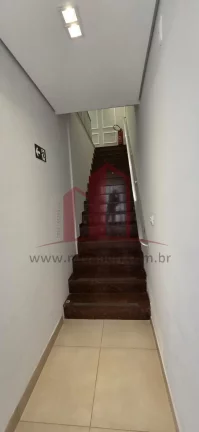 Imagem Oportunidade Única: Casa Comercial à Venda no Centro de Franco da Rocha-SP, 3 Quartos, 1 Suíte, 4 Salas e 2 Vagas de Garagem!